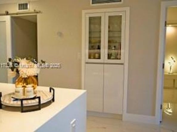 3849 NE 169th St 302, North Miami Beach FL 33160