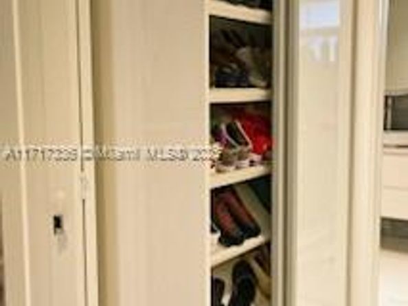 3849 NE 169th St 302, North Miami Beach FL 33160