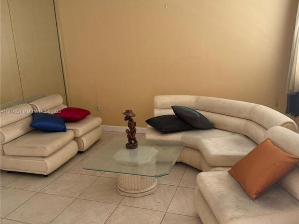 6950 W 25th Ave, Hialeah FL 33016
