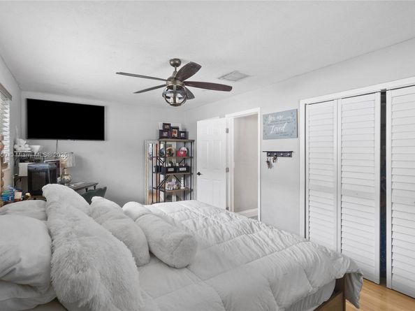 3510 SW 87th Ave, Miami FL 33165