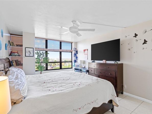 500 Three Islands Blvd 309, Hallandale Beach FL 33009