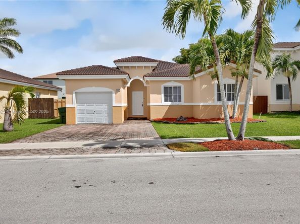 4281 NE 16th St, Homestead FL 33033