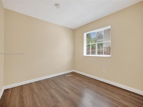 4281 NE 16th St, Homestead FL 33033
