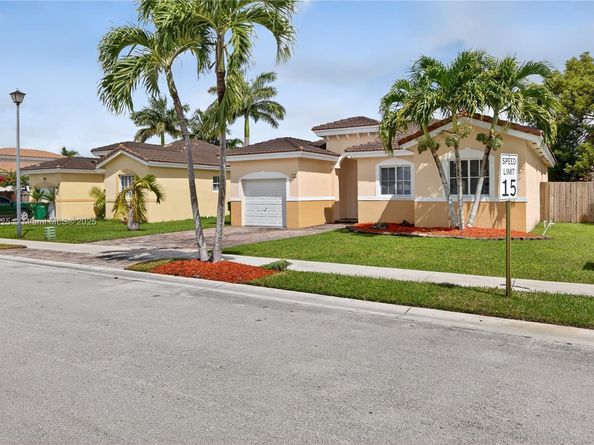 4281 NE 16th St, Homestead FL 33033