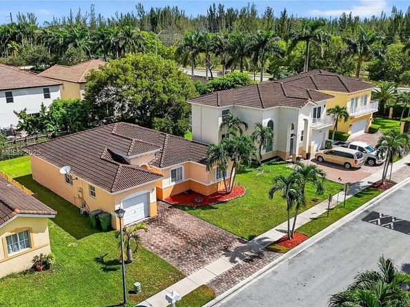 4281 NE 16th St, Homestead FL 33033
