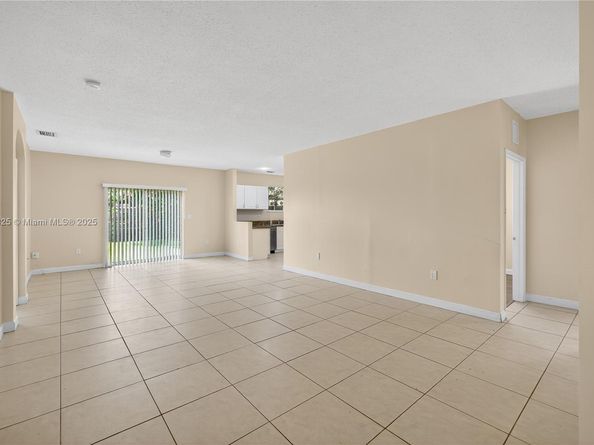 4281 NE 16th St, Homestead FL 33033