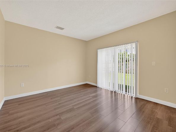 4281 NE 16th St, Homestead FL 33033