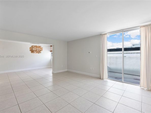 2977 Mcfarlane Rd PH9, Miami FL 33133