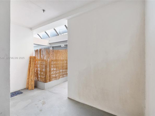 2977 Mcfarlane Rd PH9, Miami FL 33133