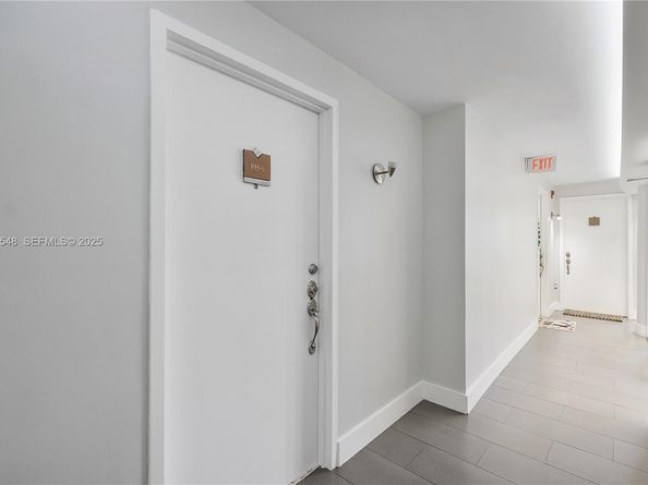 2977 Mcfarlane Rd PH9, Miami FL 33133