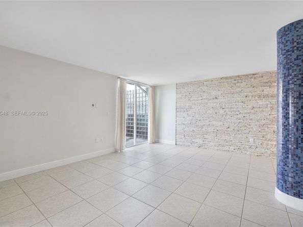 2977 Mcfarlane Rd PH9, Miami FL 33133