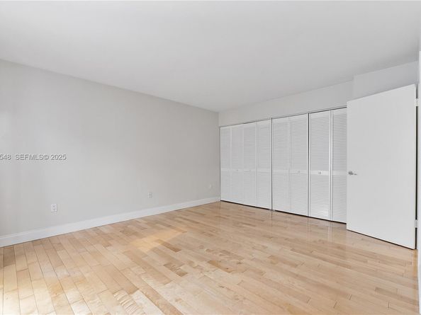 2977 Mcfarlane Rd PH9, Miami FL 33133