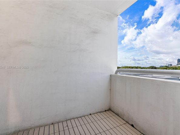 2977 Mcfarlane Rd PH9, Miami FL 33133