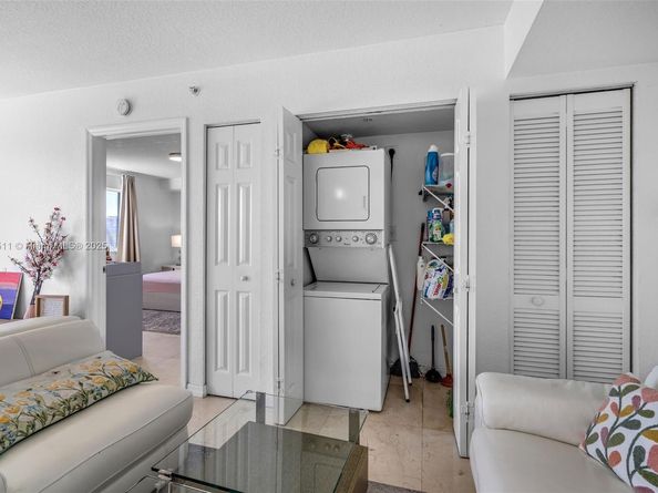 816 NW 11th St 607, Miami FL 33136