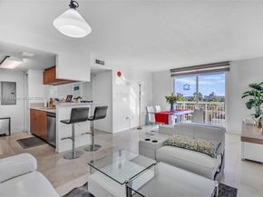 816 NW 11th St 607, Miami FL 33136