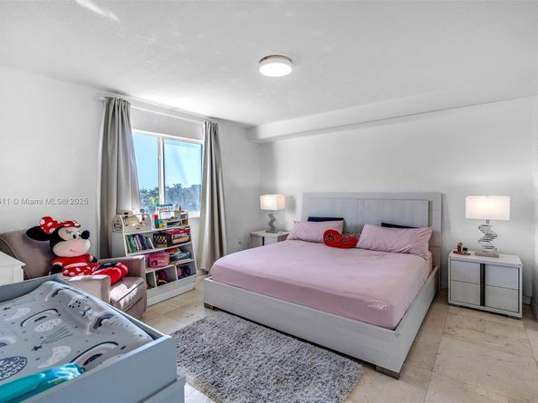 816 NW 11th St 607, Miami FL 33136