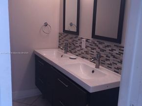 13499 Biscayne Blvd 713, North Miami FL 33181