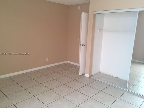 13499 Biscayne Blvd 713, North Miami FL 33181