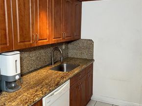 1673 Bay Rd 405, Miami Beach FL 33139