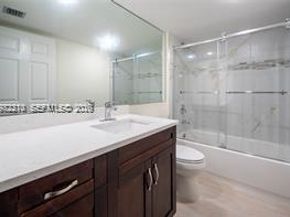 1713 Whitehall Dr 302, Davie FL 33324