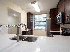 1713 Whitehall Dr 302, Davie FL 33324