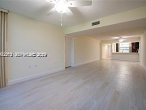 1713 Whitehall Dr 302, Davie FL 33324