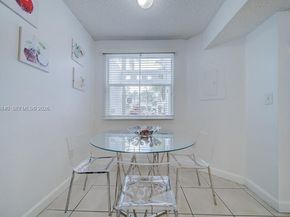 4876 NW 97th Ct 352, Doral FL 33178