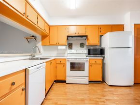 2206 S Cypress Bend Dr 305, Pompano Beach FL 33069