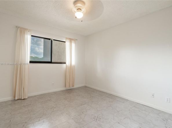 2206 S Cypress Bend Dr 305, Pompano Beach FL 33069