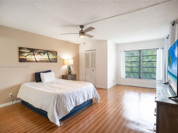 2206 S Cypress Bend Dr 305, Pompano Beach FL 33069