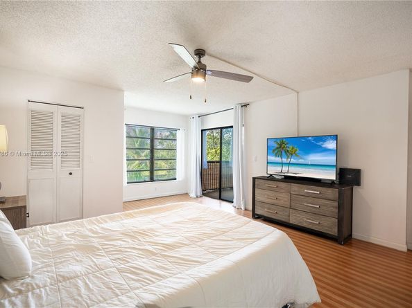 2206 S Cypress Bend Dr 305, Pompano Beach FL 33069