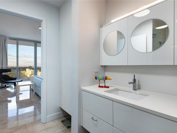 3470 E Coast Ave H2504, Miami FL 33137