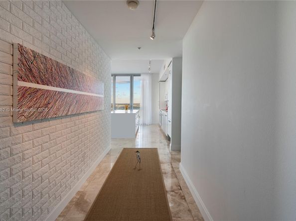 3470 E Coast Ave H2504, Miami FL 33137