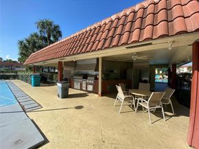 671 S Hollybrook Dr 104, Pembroke Pines FL 33025