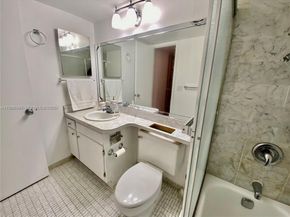 671 S Hollybrook Dr 104, Pembroke Pines FL 33025