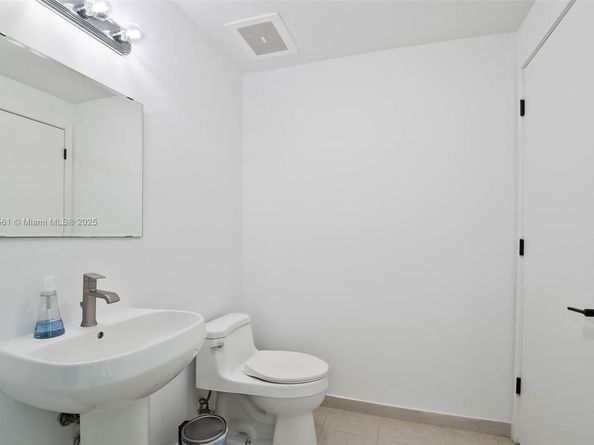 3301 NE 1st Ave H1211, Miami FL 33137