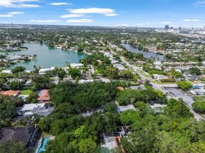 2140 NE 190th Ter, Miami FL 33179