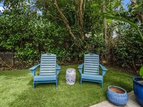 2140 NE 190th Ter, Miami FL 33179