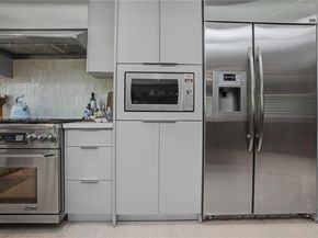 2140 NE 190th Ter, Miami FL 33179