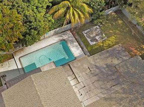 1221 SW 74th Ct, Miami FL 33144