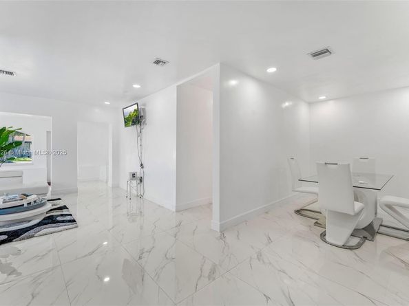 730 Curtiss Dr, Opa-Locka FL 33054