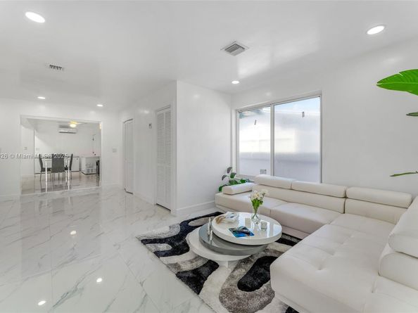 730 Curtiss Dr, Opa-Locka FL 33054