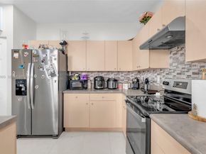 950 NE 42nd Pl, Homestead FL 33033