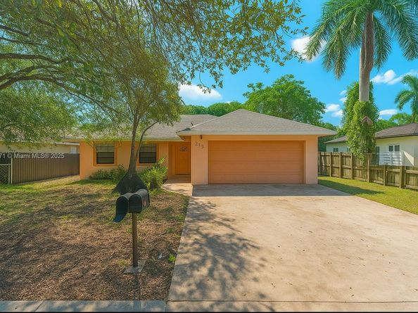 222 NW 14th St, Homestead FL 33030