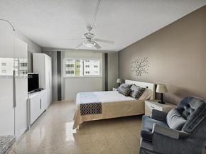 610 NE 12th Ave 304, Hallandale Beach FL 33009