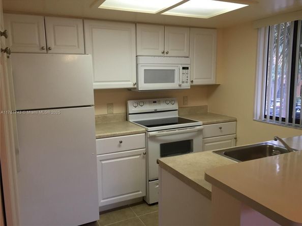 3204 Coral Lake Dr 3204, Coral Springs FL 33065