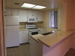 3204 Coral Lake Dr 3204, Coral Springs FL 33065