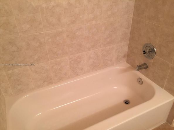 3204 Coral Lake Dr 3204, Coral Springs FL 33065