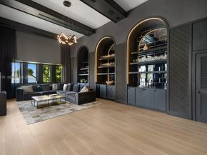 432 S Hibiscus Dr, Miami Beach FL 33139