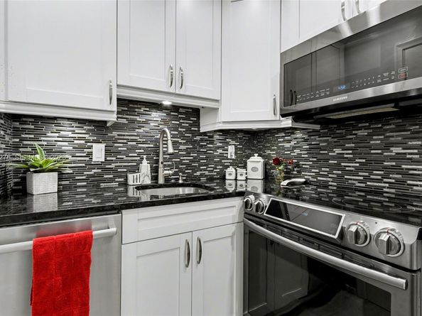 412 S Cypress Rd 222, Pompano Beach FL 33060